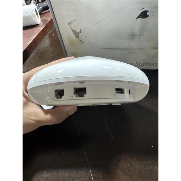 Apple M8799LL/A AirPort Extreme Base Station A1034 - Picture 4 of 7